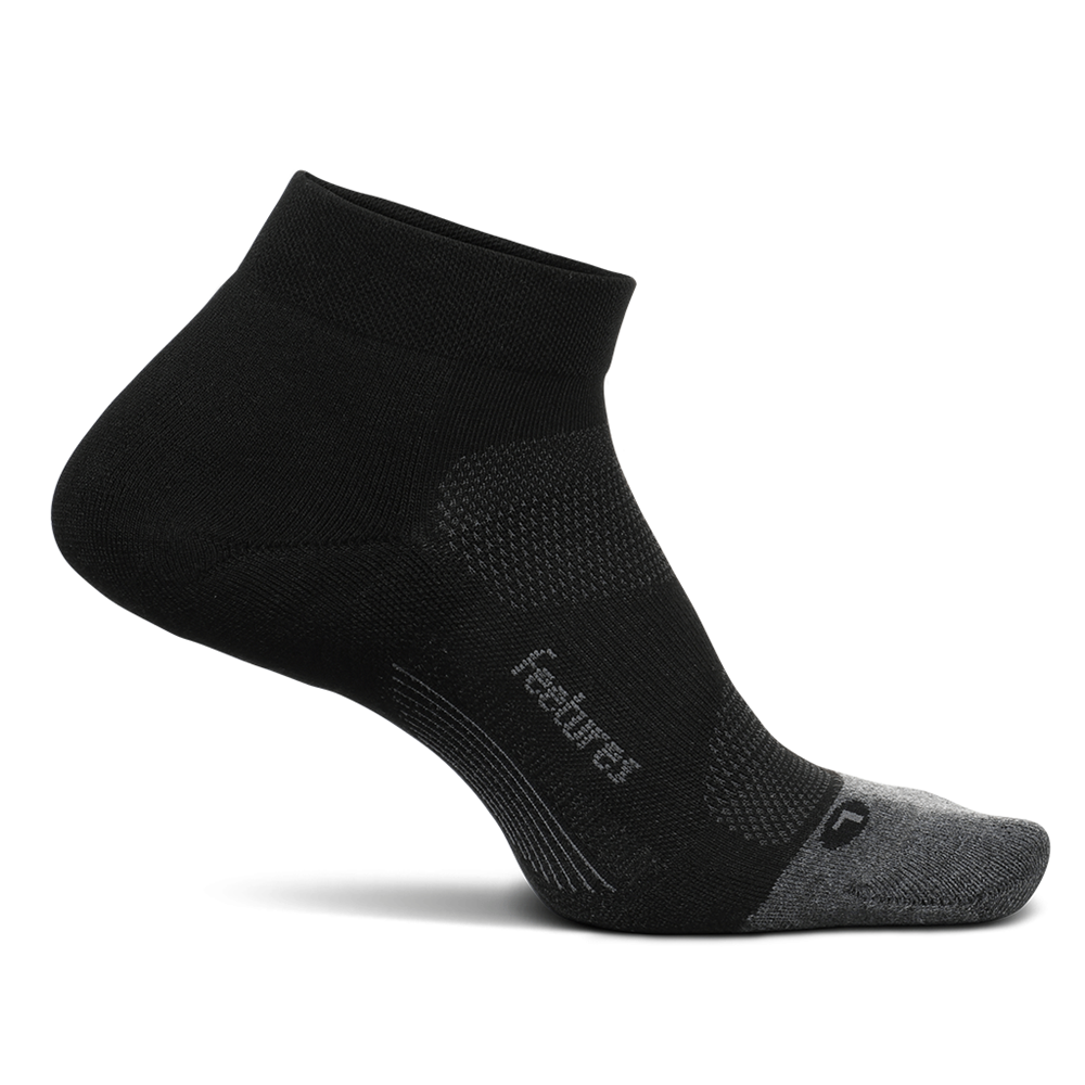 Feetures Elite Max Cushion Low Cut sock in Black — front view #Title_Black