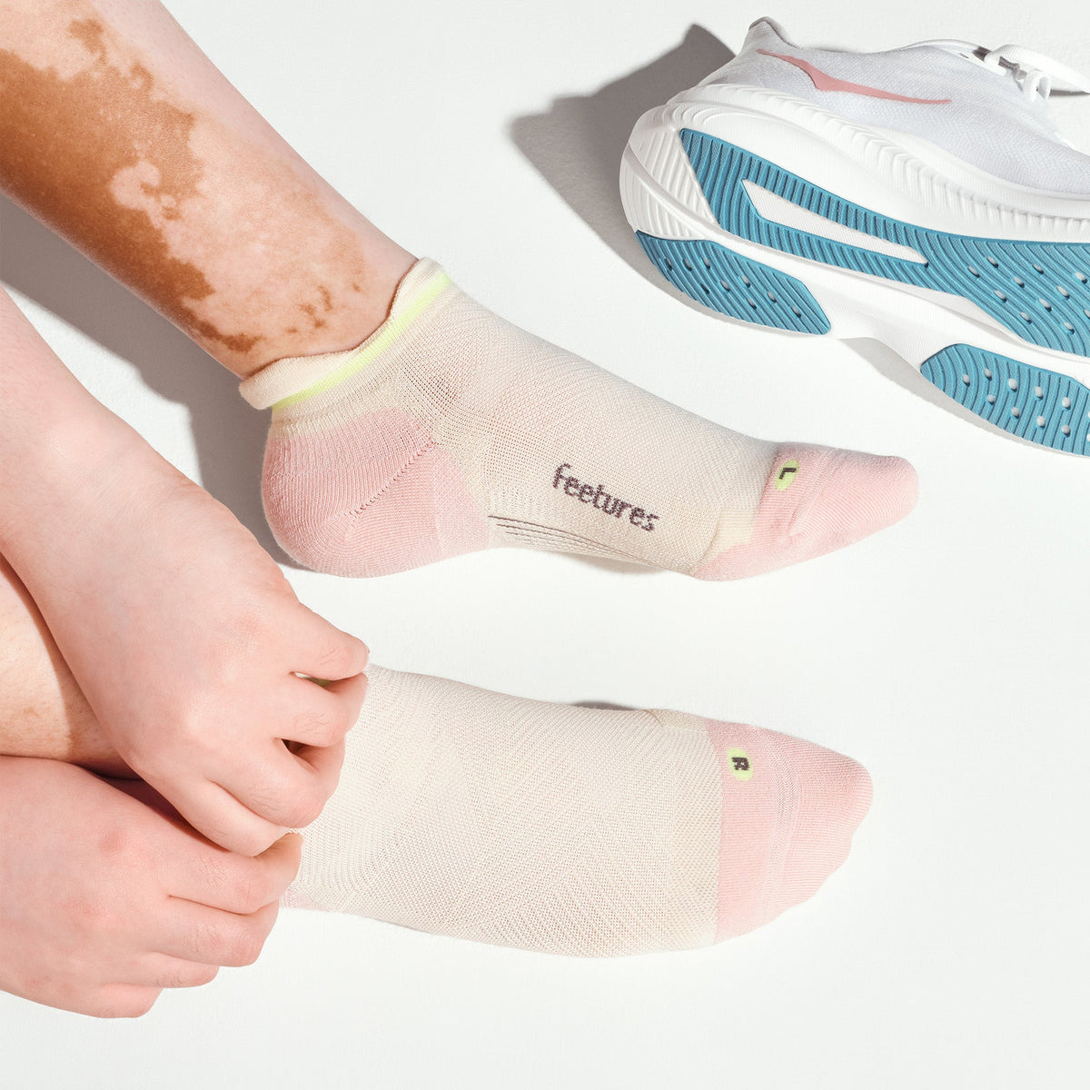 Feetures Elite Max Cushion Tab sock in Sandy Melon — heel detail #Colour_Sandy Melon