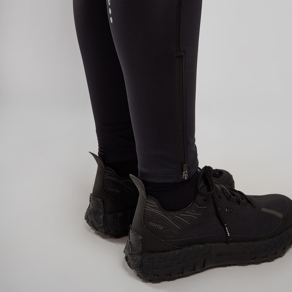 Montane Slipstream Thermal Tights Regular Leg - Women's — ankle zip detail