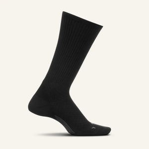 Feetures PF Relief Light Cushion Crew sock in Black — front view #Title_Black