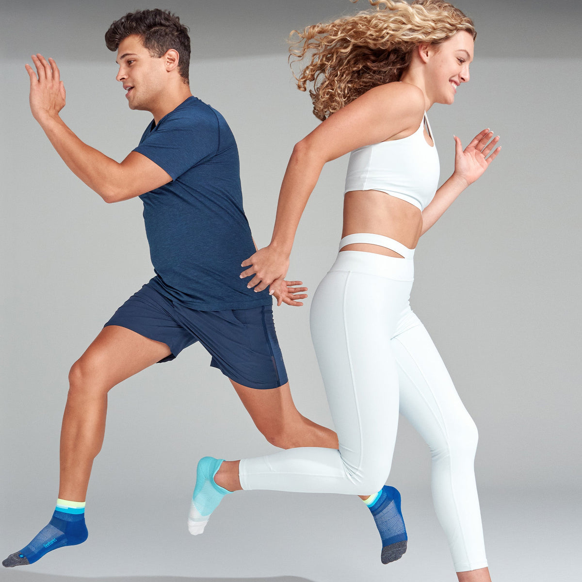 Feetures Elite Ultra Light Cushion Quarter sock in Surfboard Blue — heel detail #Colour_Surfboard Blue