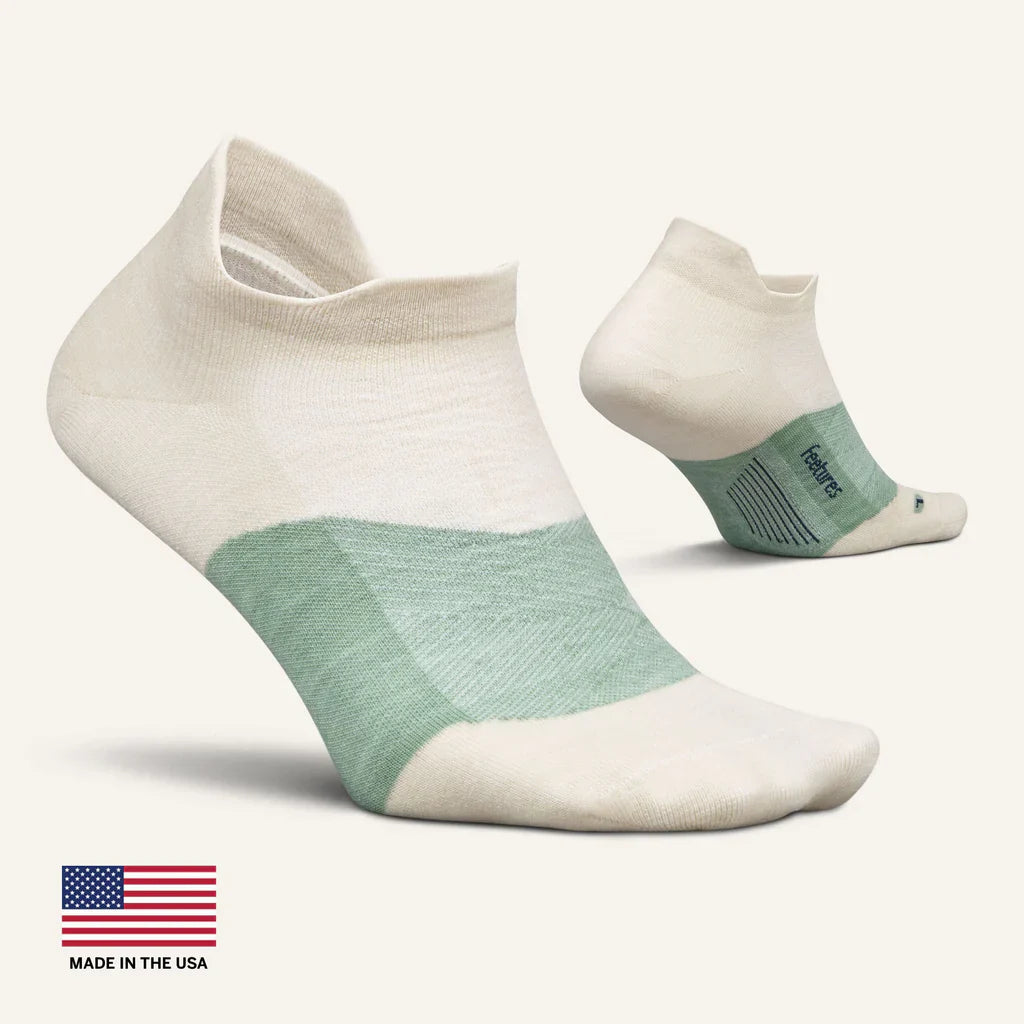 Feetures Merino 10 Max Cushion Tab sock in Pampas Grass — pair view #Colour_Pampas Grass