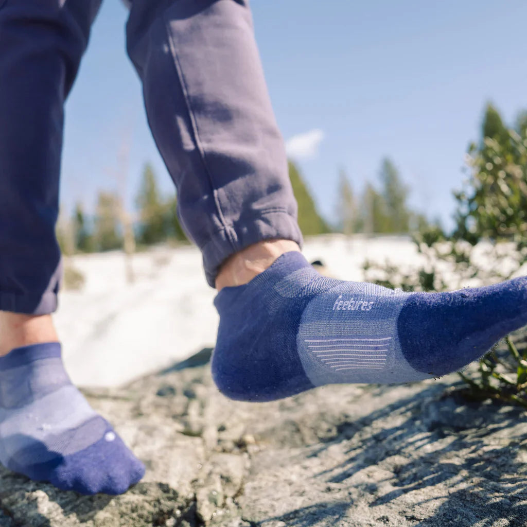 Feetures Merino 10 Max Cushion Tab sock in Aster Bloom — heel detail #Colour_Aster Bloom