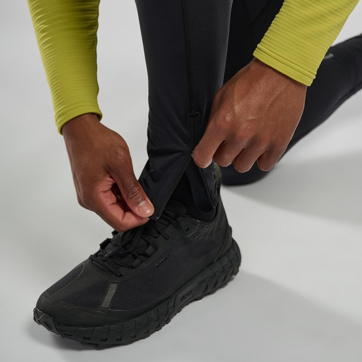 Montane Slipstream Thermal Tights Regular Leg - Men's — zipped pocket detail