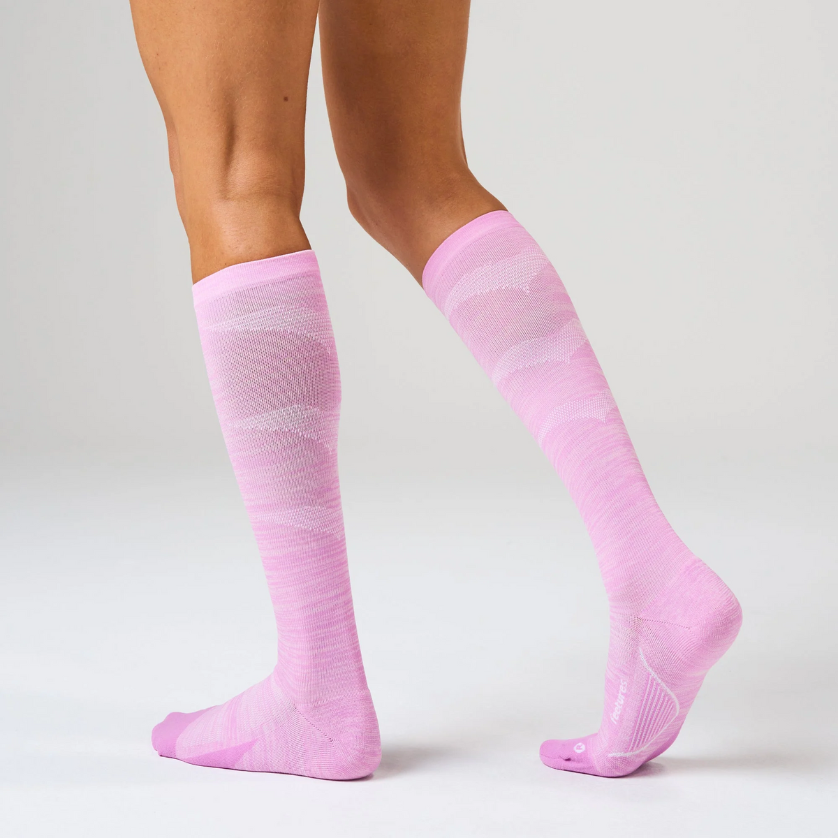 Feetures Graduated Compression Light Cushion Knee High sock in Rose Quartz — heel detail #Color_Rose Quartz